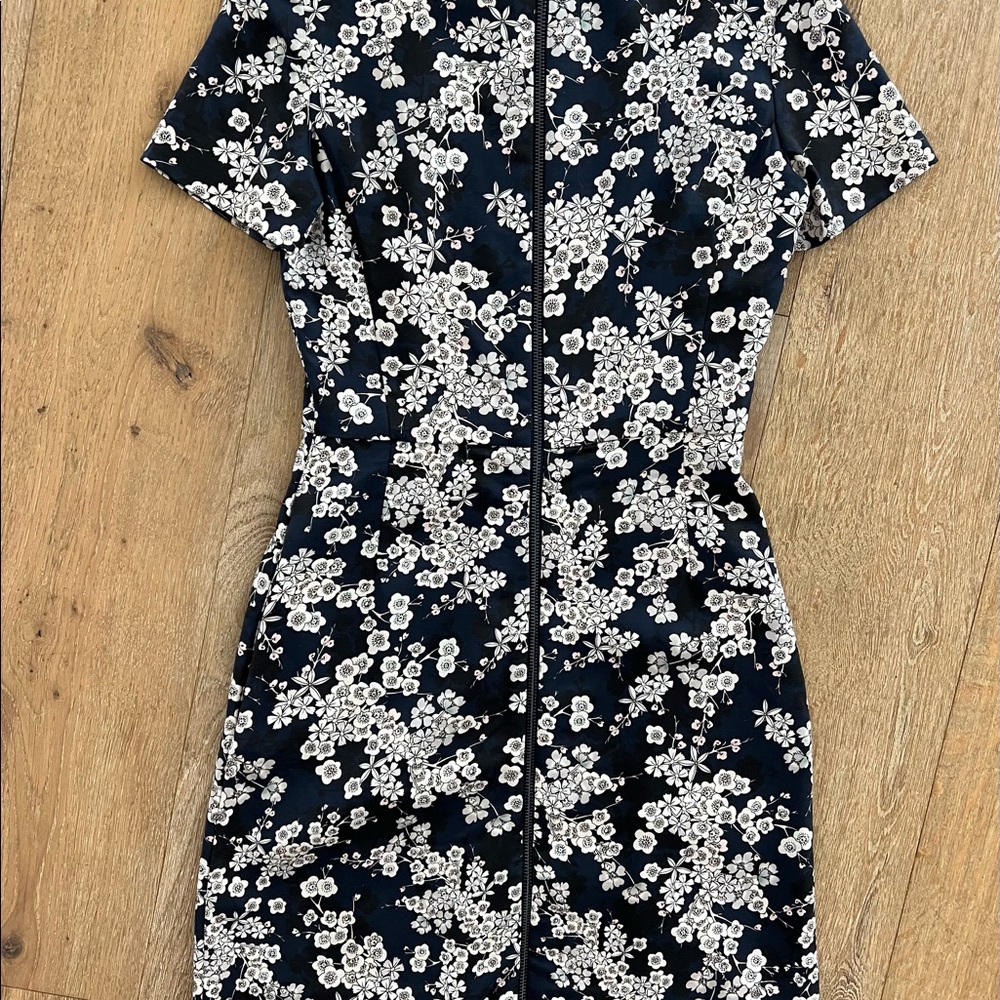 French Connection Dress with Pockets NWT - Picture 3 of 5